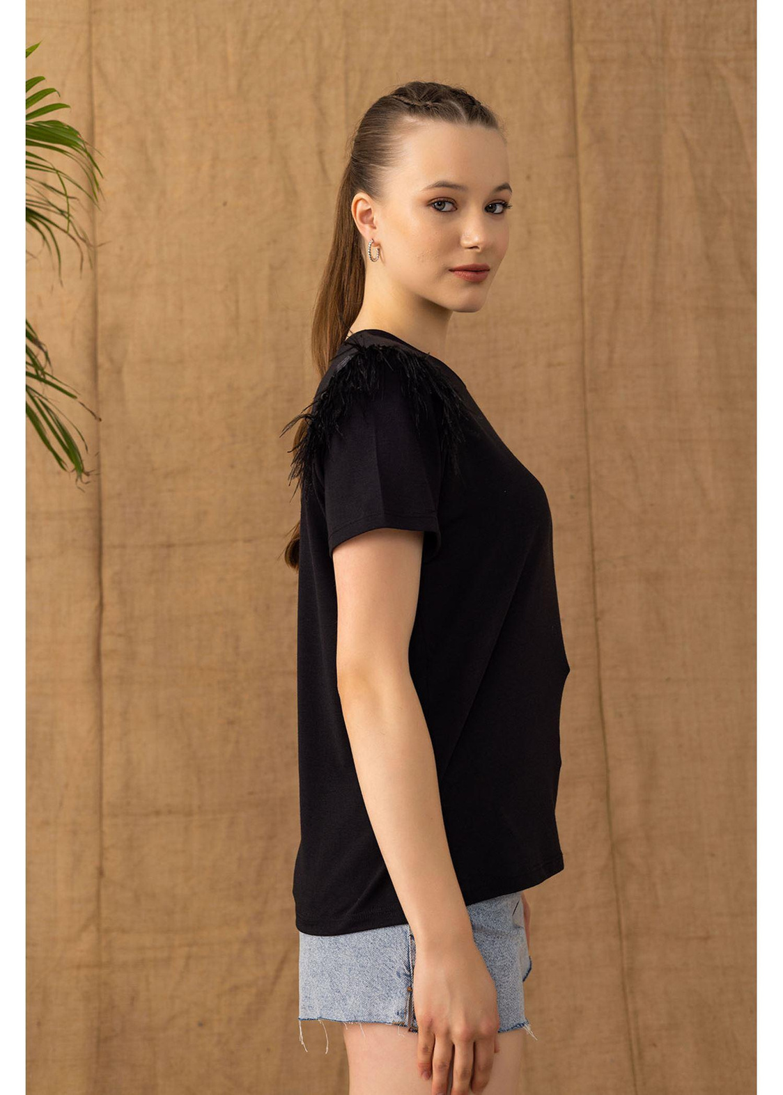 Kolu Püsküllü Basic T-shirt-Siyah