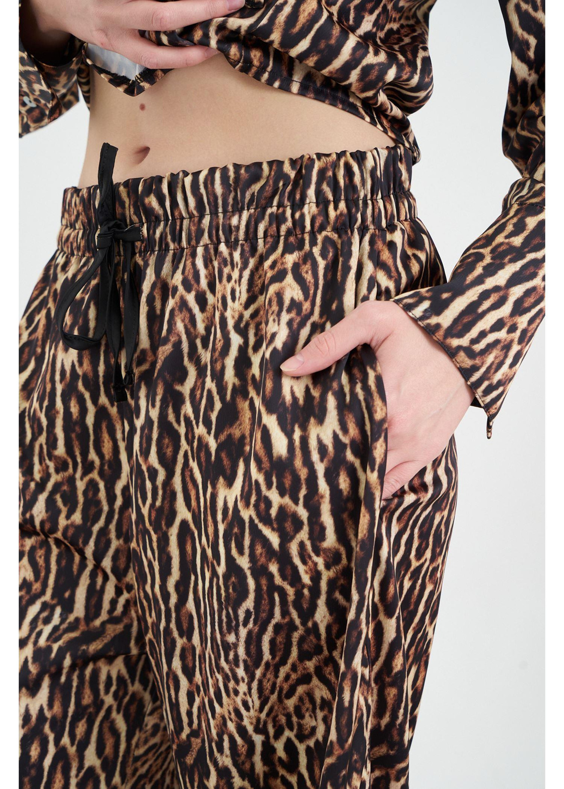 Leopar Desen Lastikli Saten Pantolon