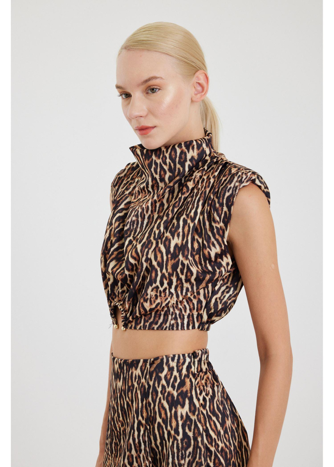 Leopar Desen Vatkalı Saten Bluz-Vizon