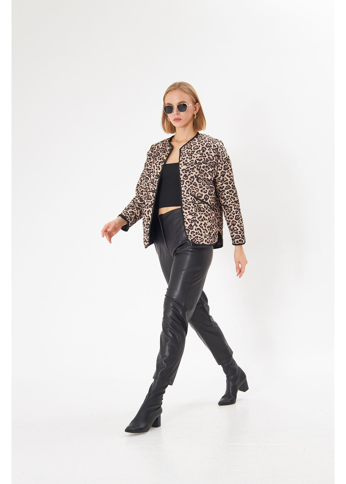 Leopar Desenli Kapitone Ceket