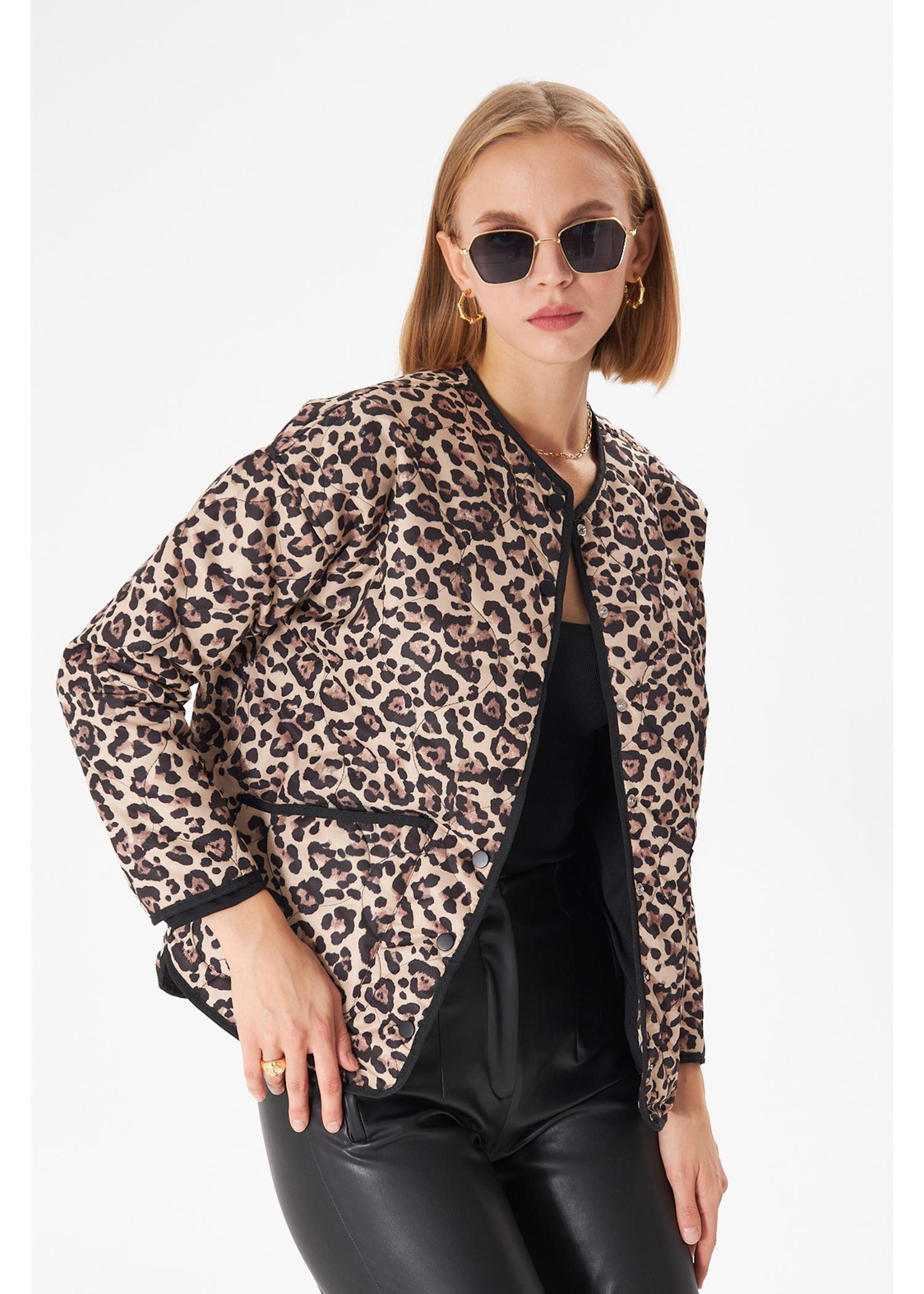 Leopar Desenli Kapitone Ceket