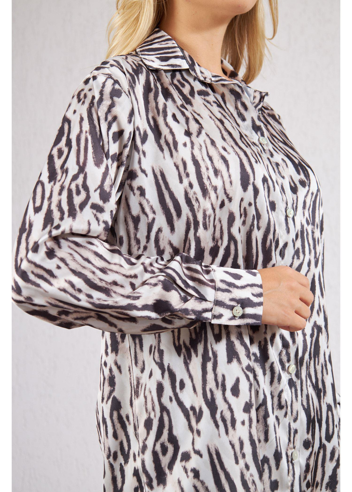 Leopar Desenli Klasik Saten Gömlek-Taş