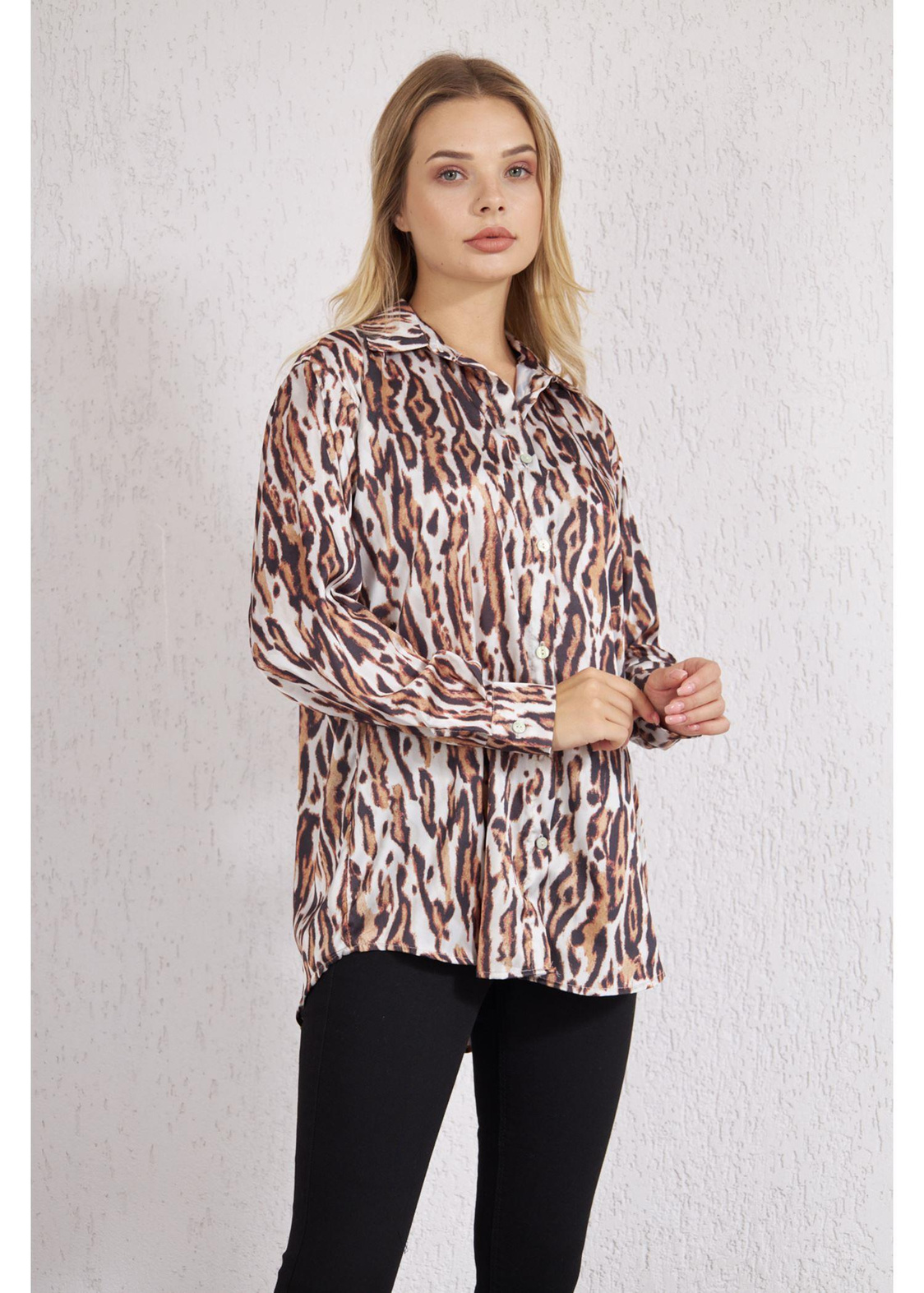 Leopar Desenli Klasik Saten Gömlek-Vizon