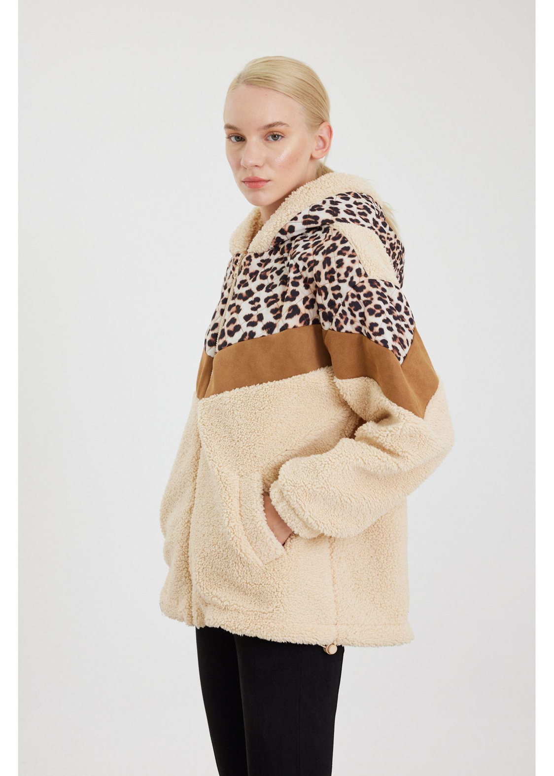 Leopar Garnili Kapüşonlu Peluş Mont-Bej