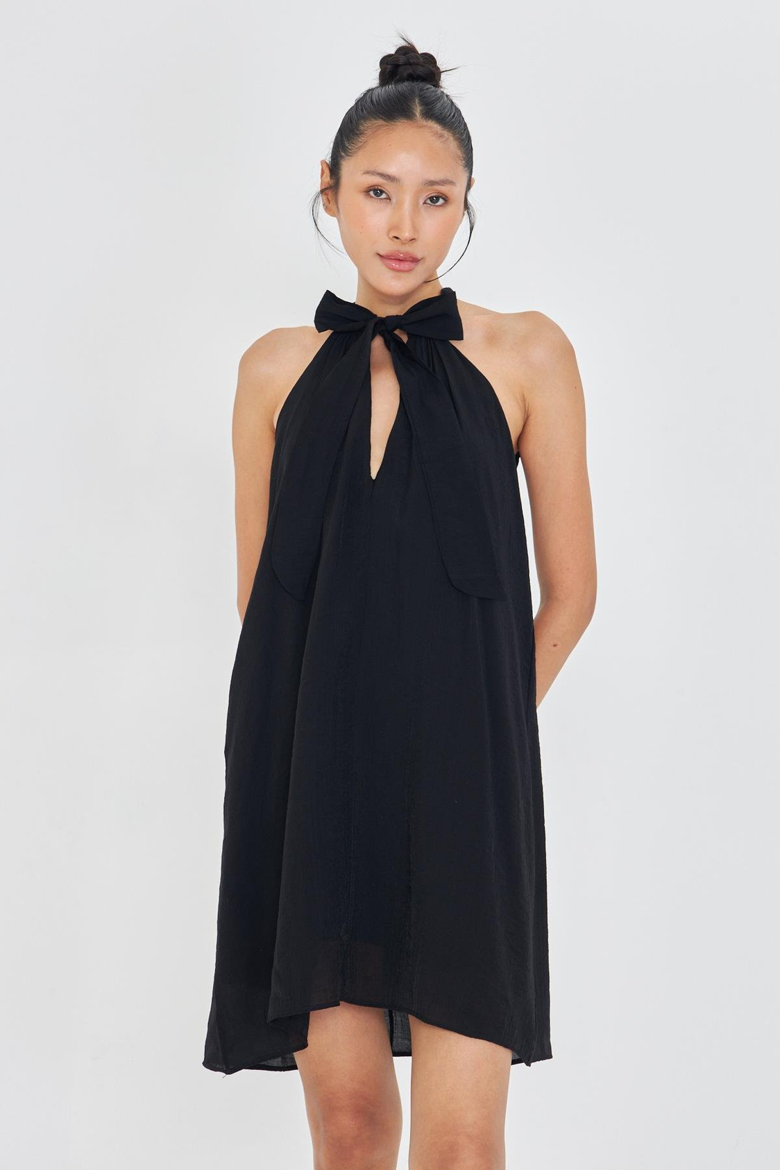 Önü Bağlamalı Sıfır Kol Elbise