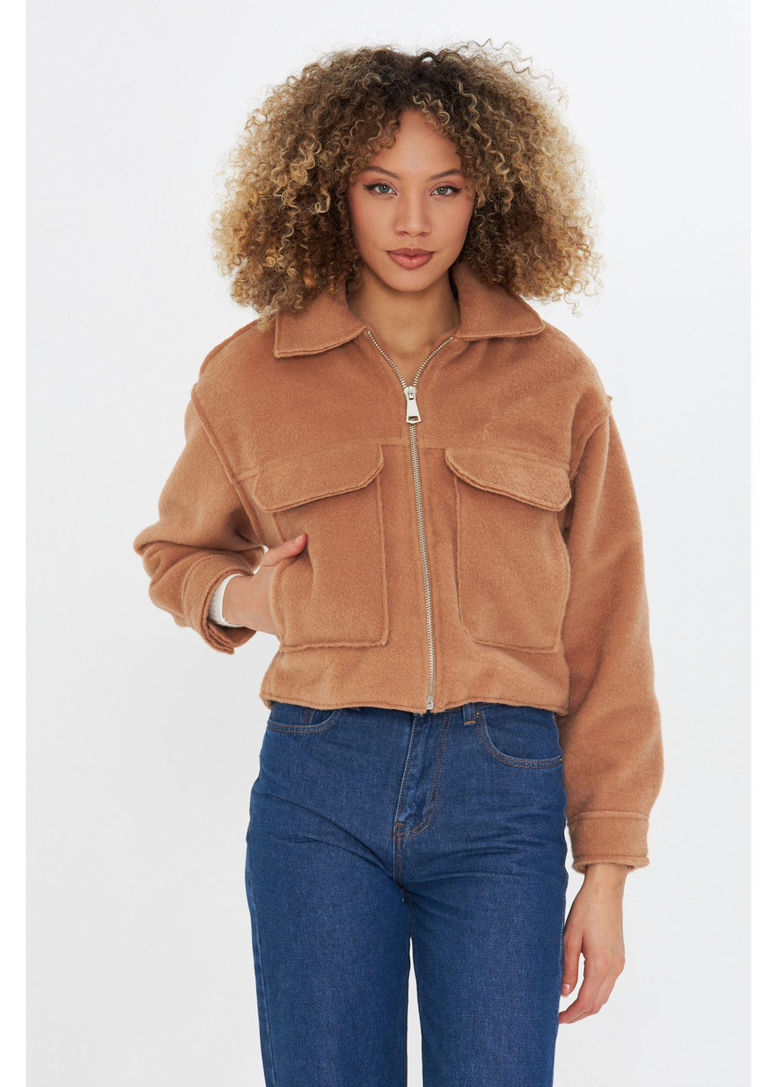 Önü Cepli Kısa Kaşe Ceket