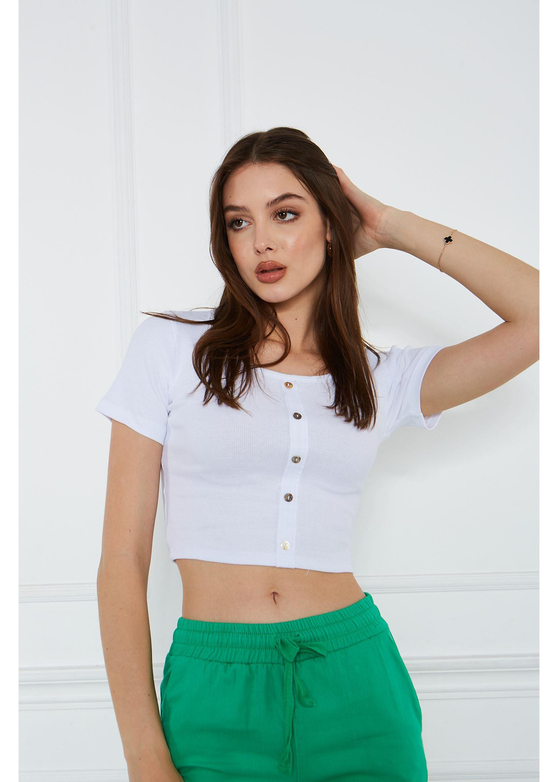 Önü Düğme Detaylı Crop Tshirt-Beyaz