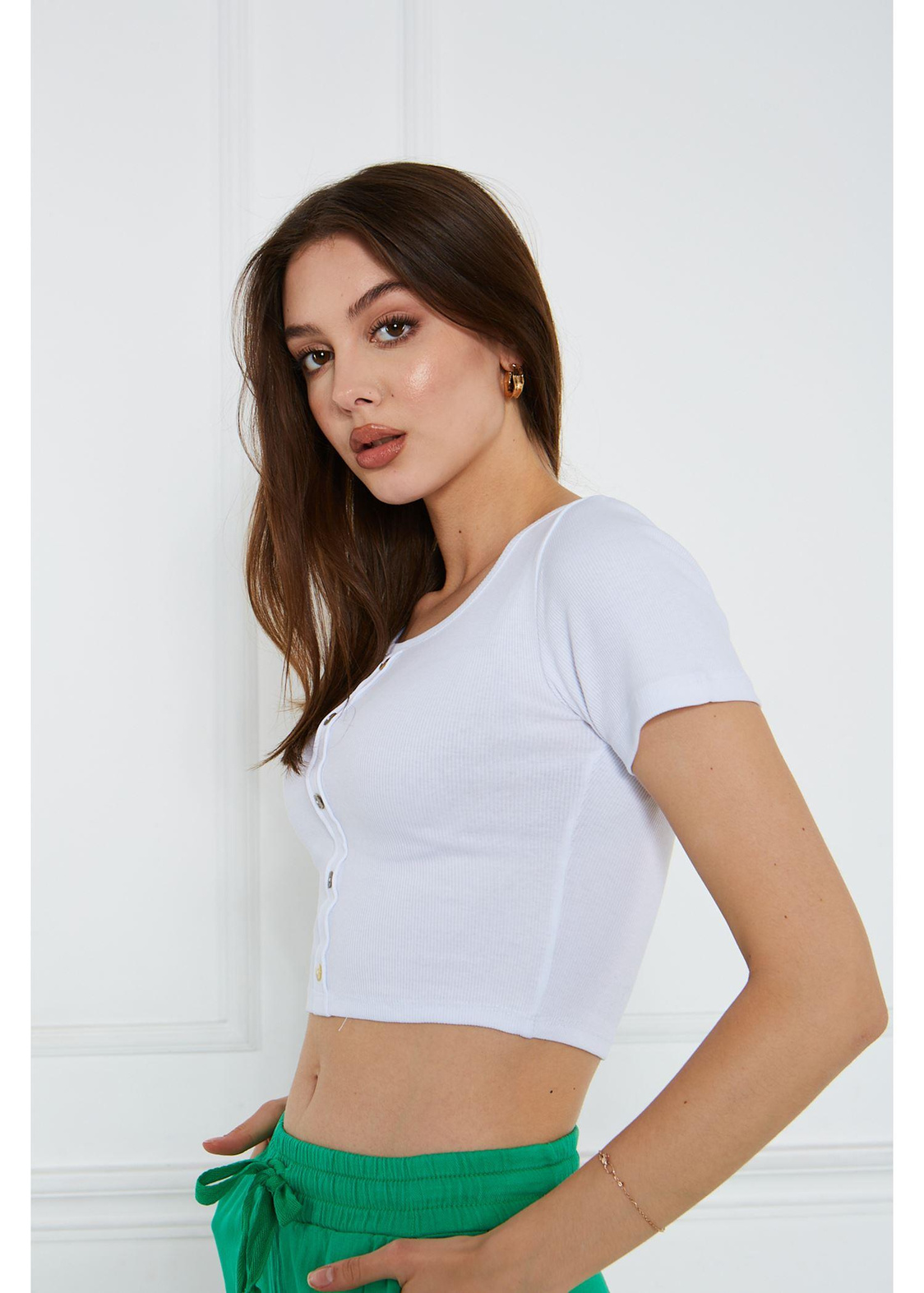 Önü Düğme Detaylı Crop Tshirt-Beyaz