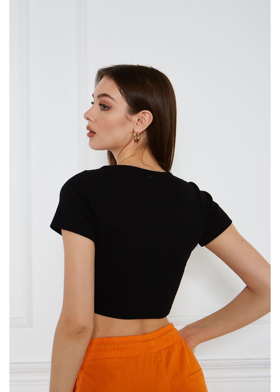Önü Düğme Detaylı Crop Tshirt-Siyah