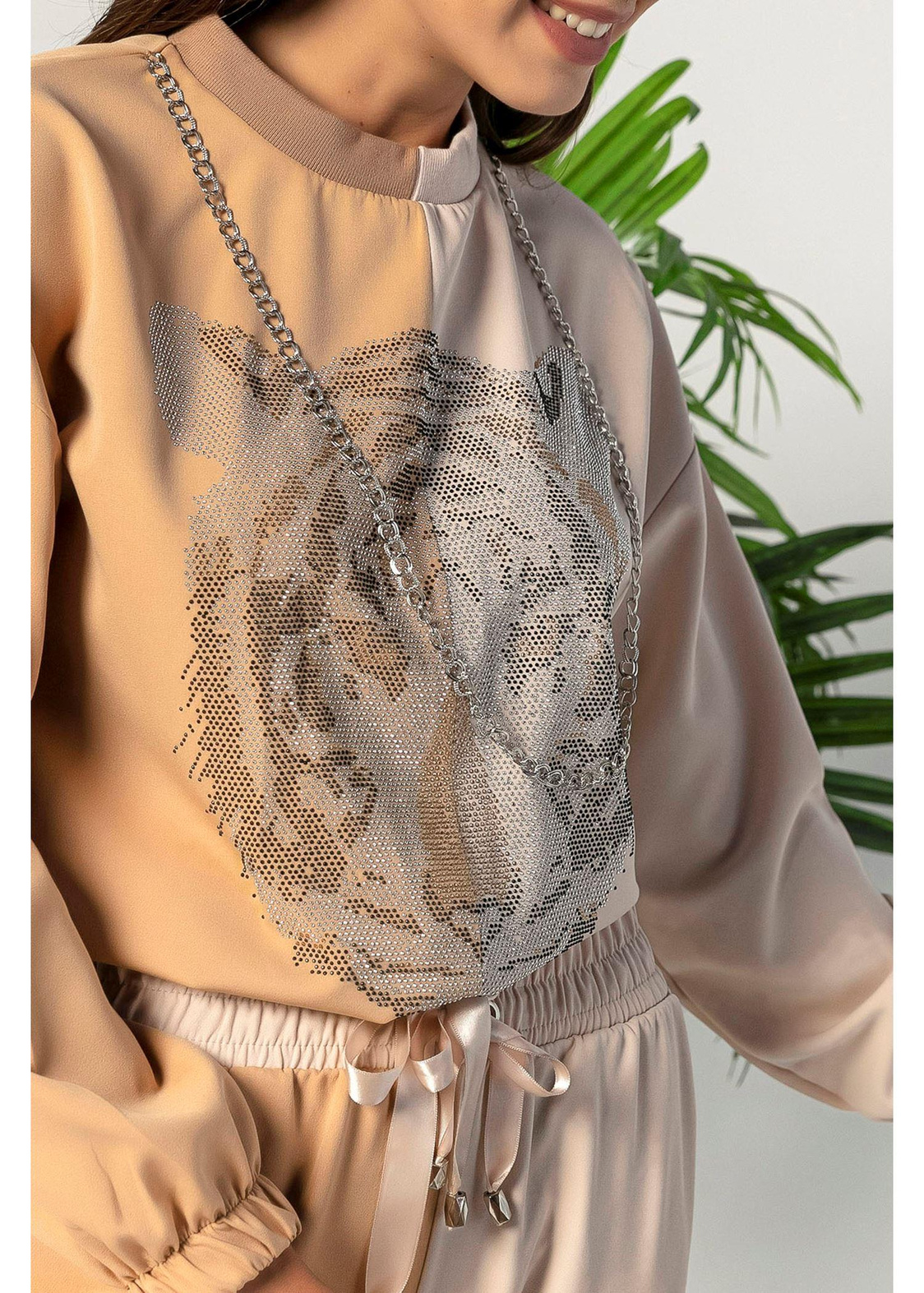 Önü Leopar Taşlı, Zincirli İki Renkli Sweatshirt-Vizon-Taş