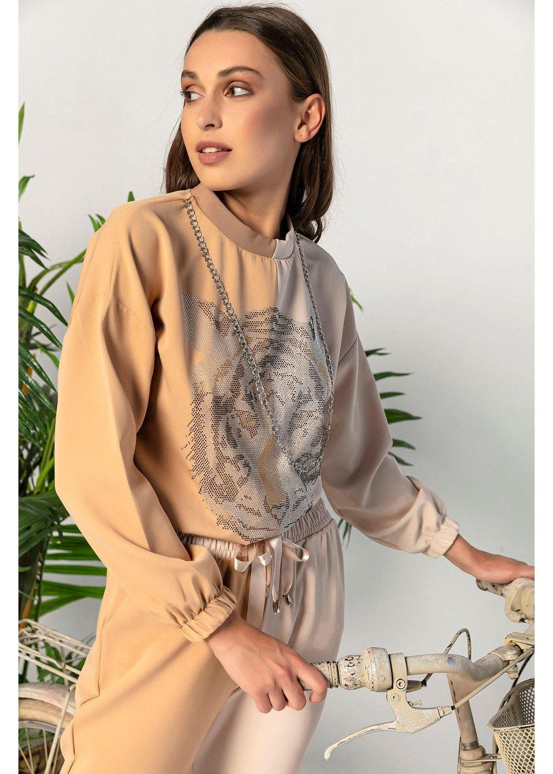 Önü Leopar Taşlı, Zincirli İki Renkli Sweatshirt-Vizon-Taş