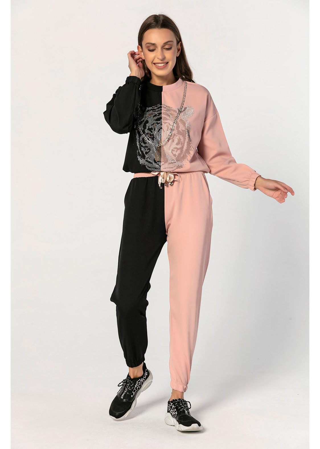 Önü Leopar Taşlı, Zincirli İki Renkli Sweatshirt-Siyah-Pudra