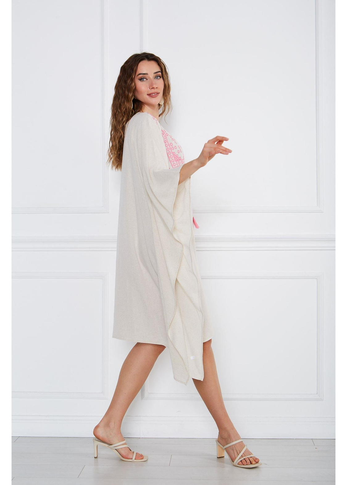 Önü Nakışlı Keten Kimono-Pembe