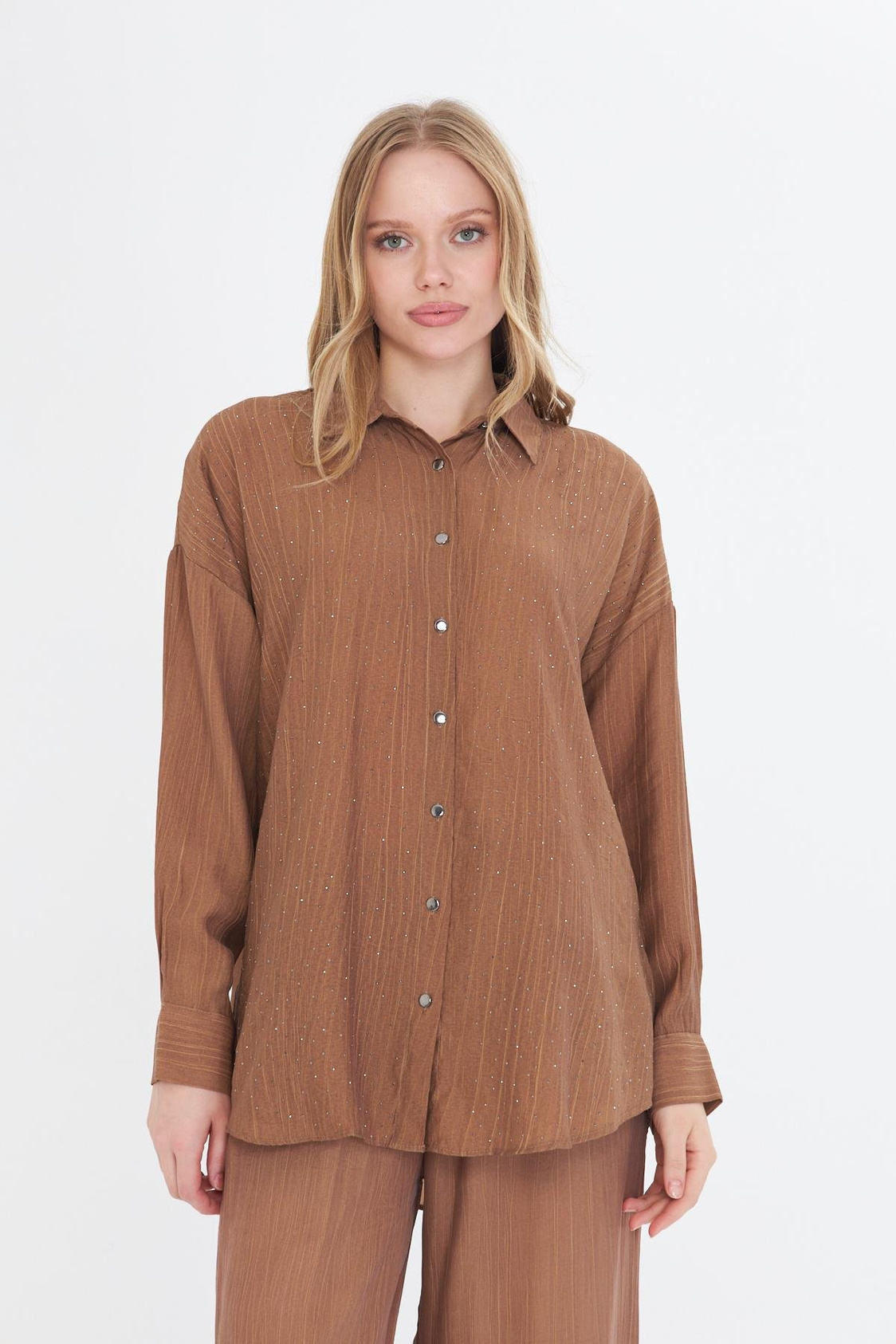 Önü Taşlı Çizgili Rayon Gömlek - Camel