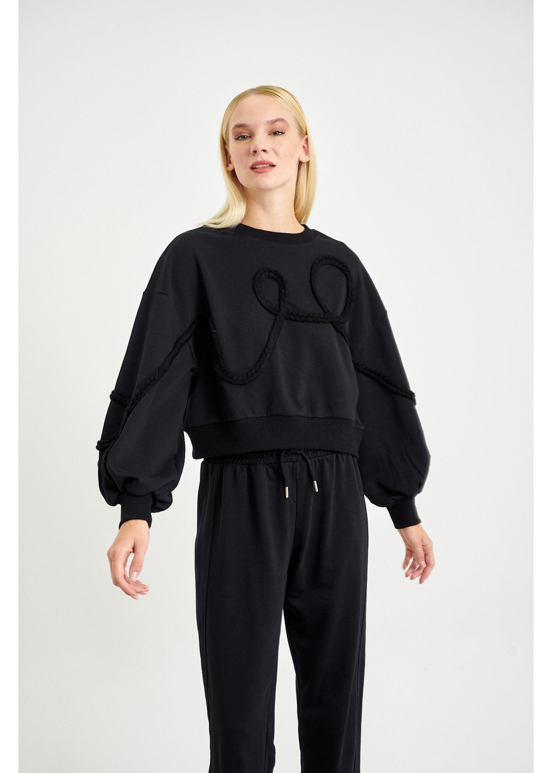 Örgü İşlemeli Üç İplik Sweatshirt-Siyah