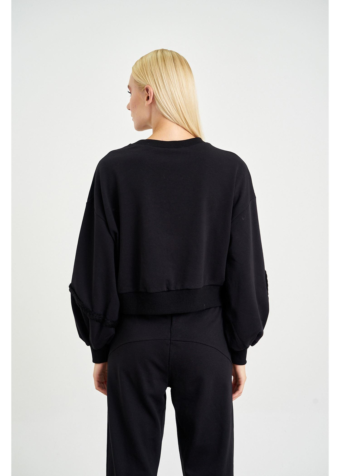 Örgü İşlemeli Üç İplik Sweatshirt-Siyah