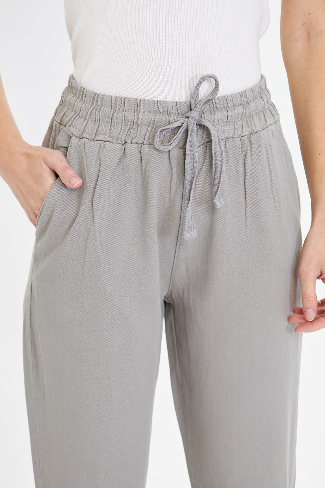 Paçası Püsküllü Pantolon