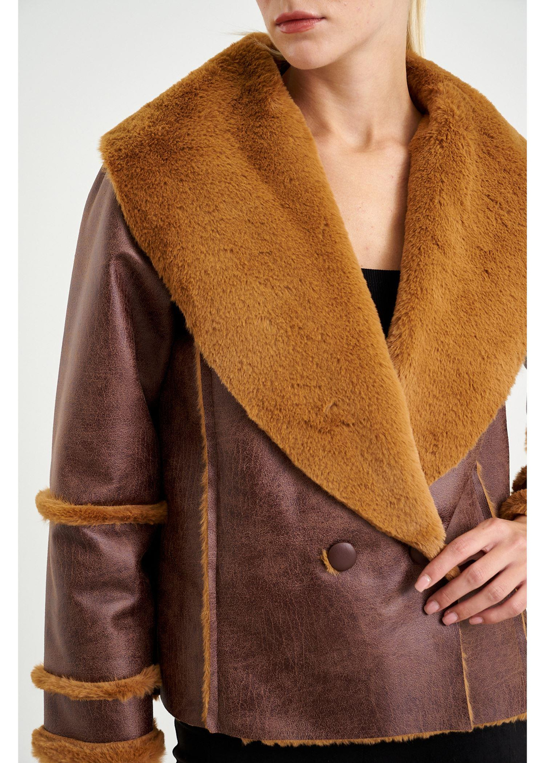 Peluşlu Kısa Deri Mont-Camel