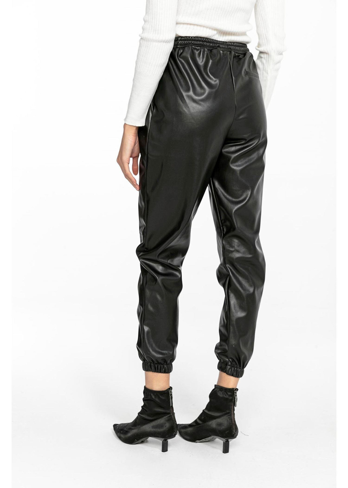 Pileli Lastikli Deri Pantolon-Siyah