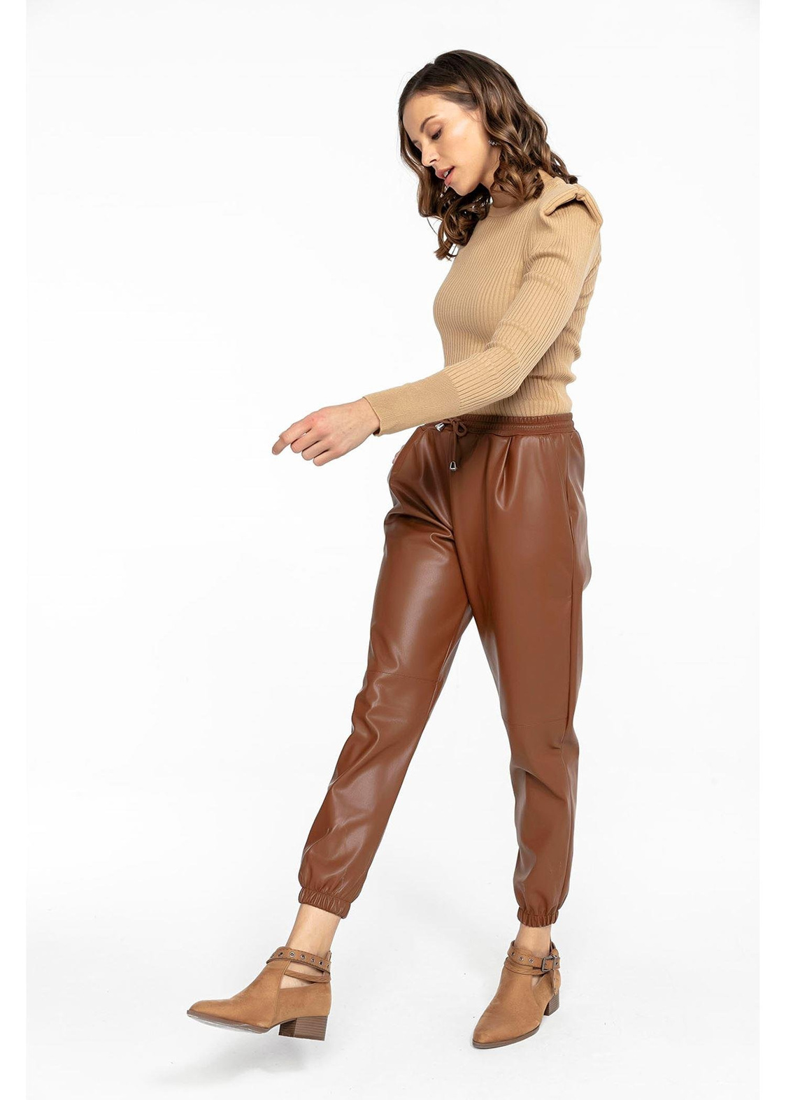 Pileli Lastikli Deri Pantolon-Taba