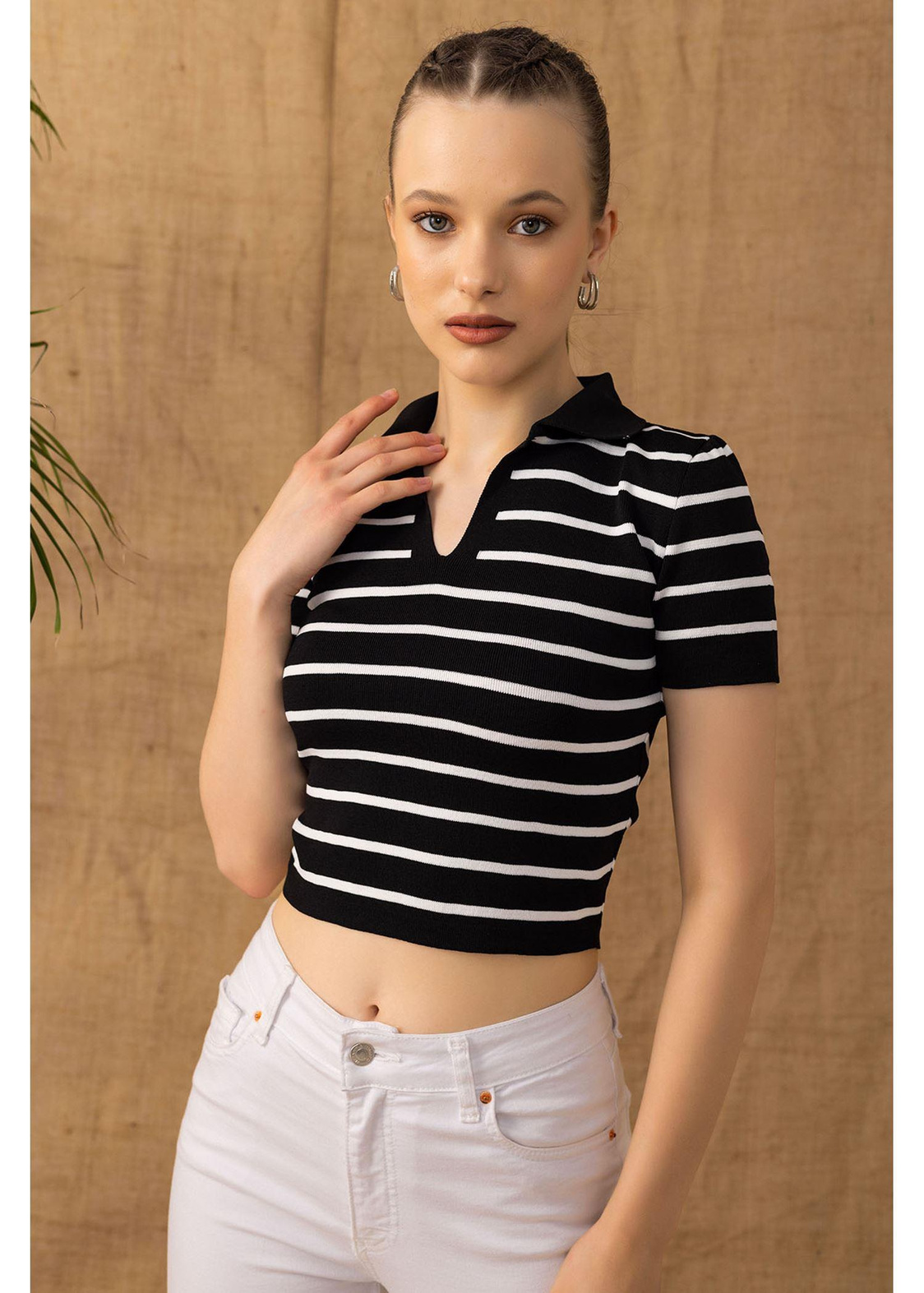 Polo Yaka Çizgili Triko Crop-Siyah
