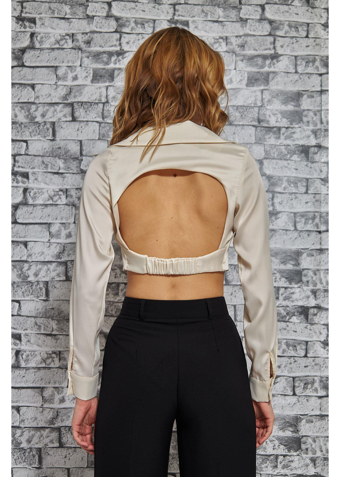 Sırtı Açık Dekolteli Crop Bluz-Taş