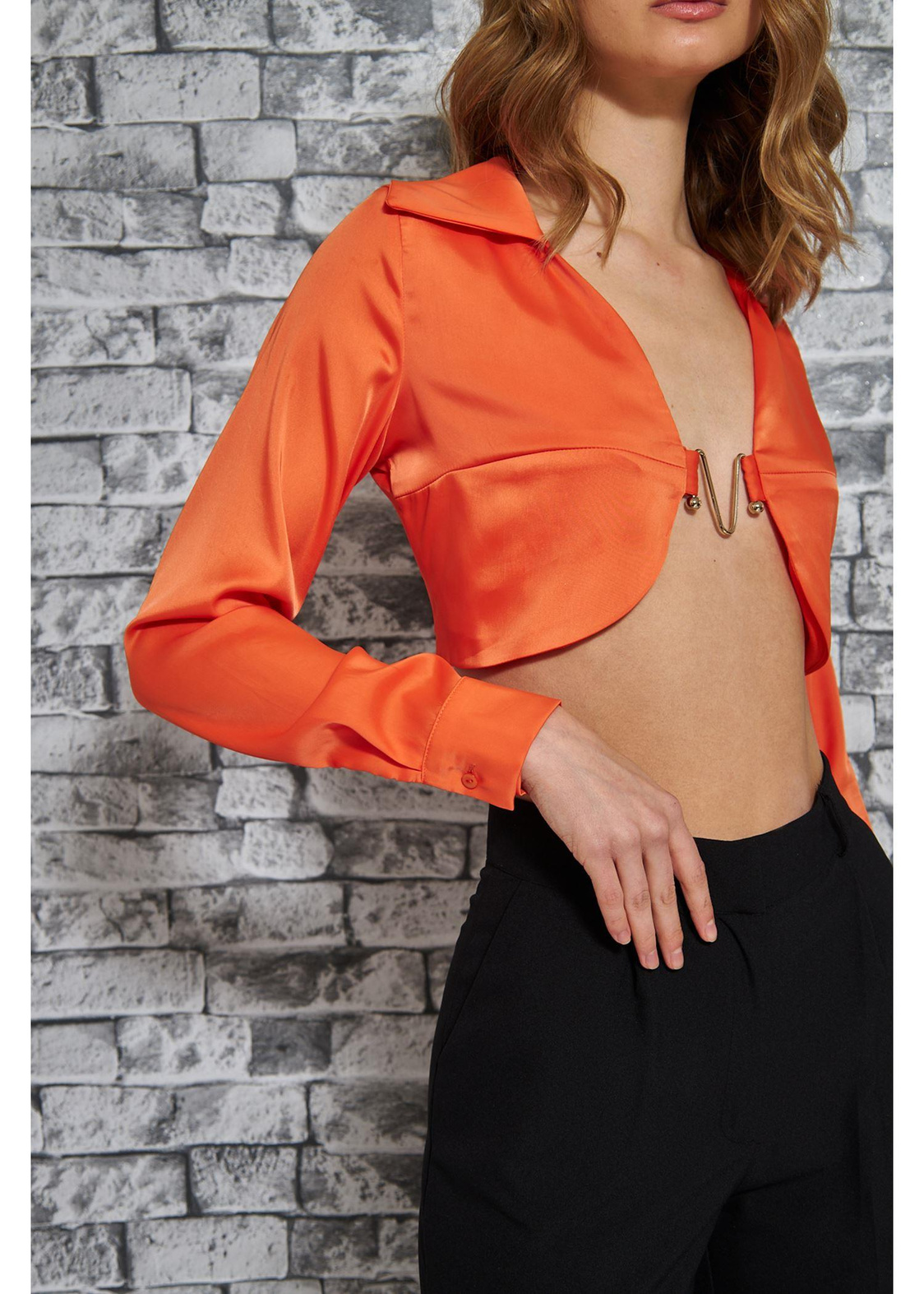 Sırtı Açık Dekolteli Crop Bluz-Turuncu