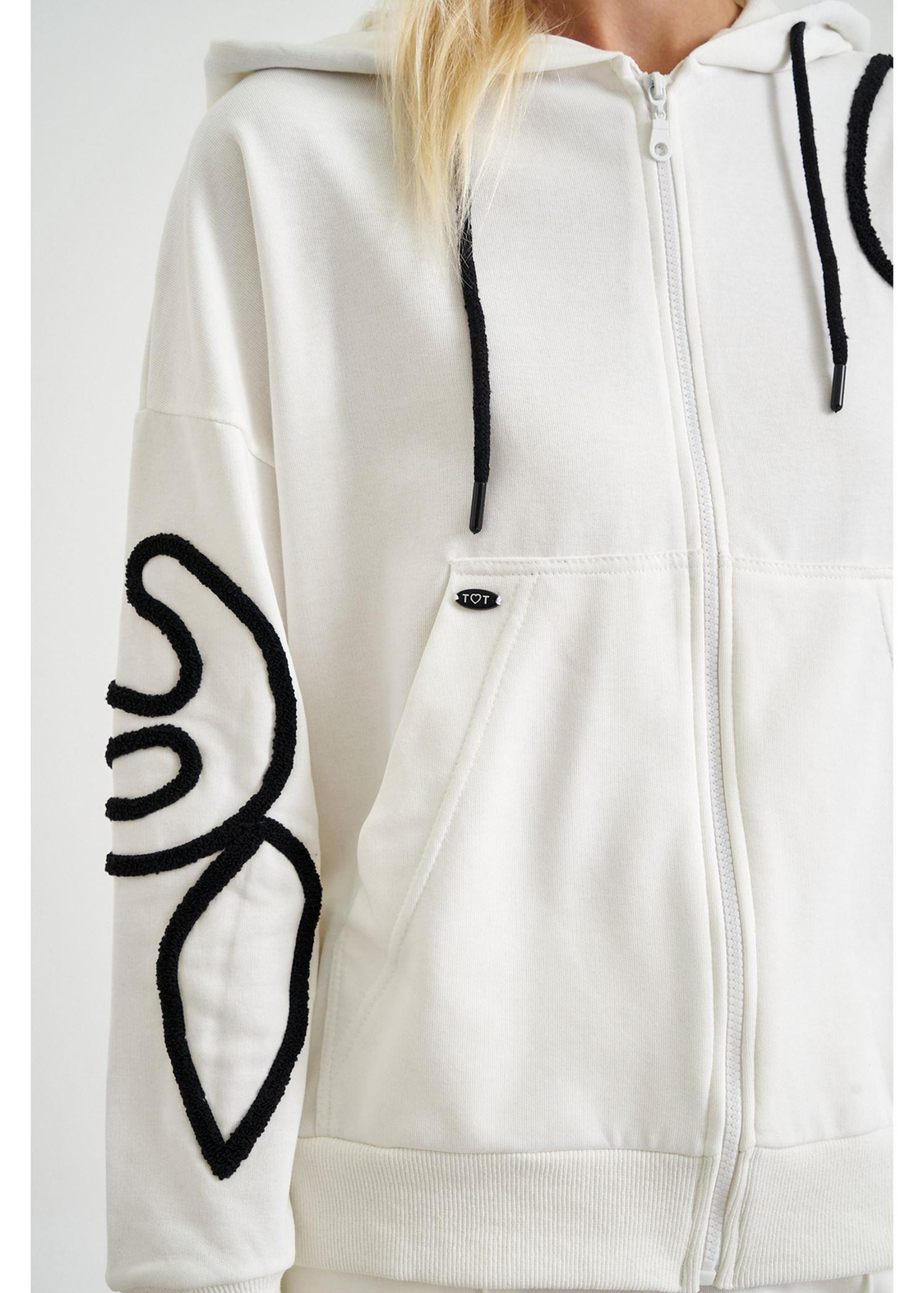 Süzene Nakışlı Üç İplik Sweatshirt-Ekru