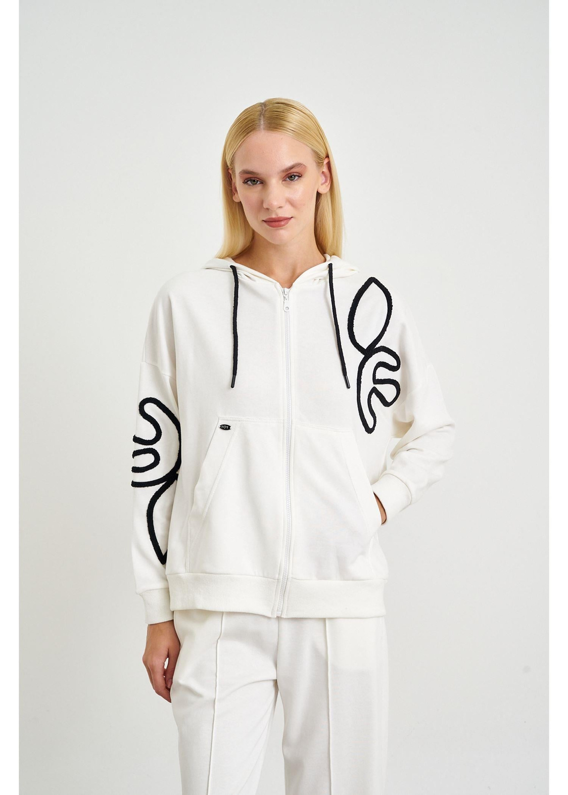 Süzene Nakışlı Üç İplik Sweatshirt-Ekru