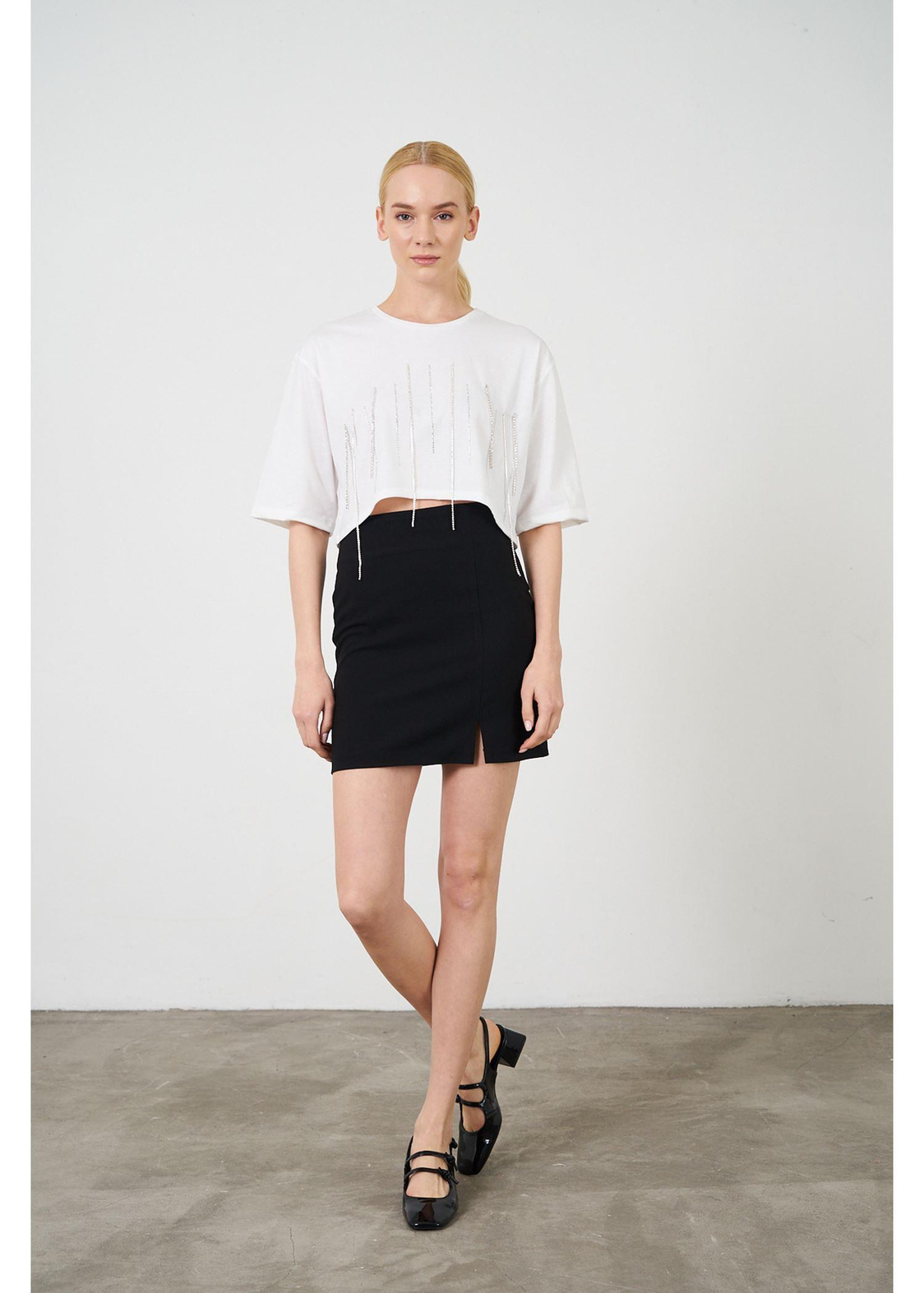 Taş Detaylı Crop T-shirt-Ekru