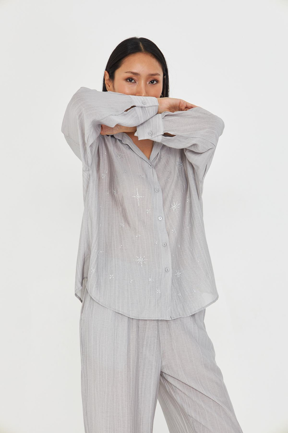 Taşlı Detaylı Çizgi Desen Rayon Gömlek