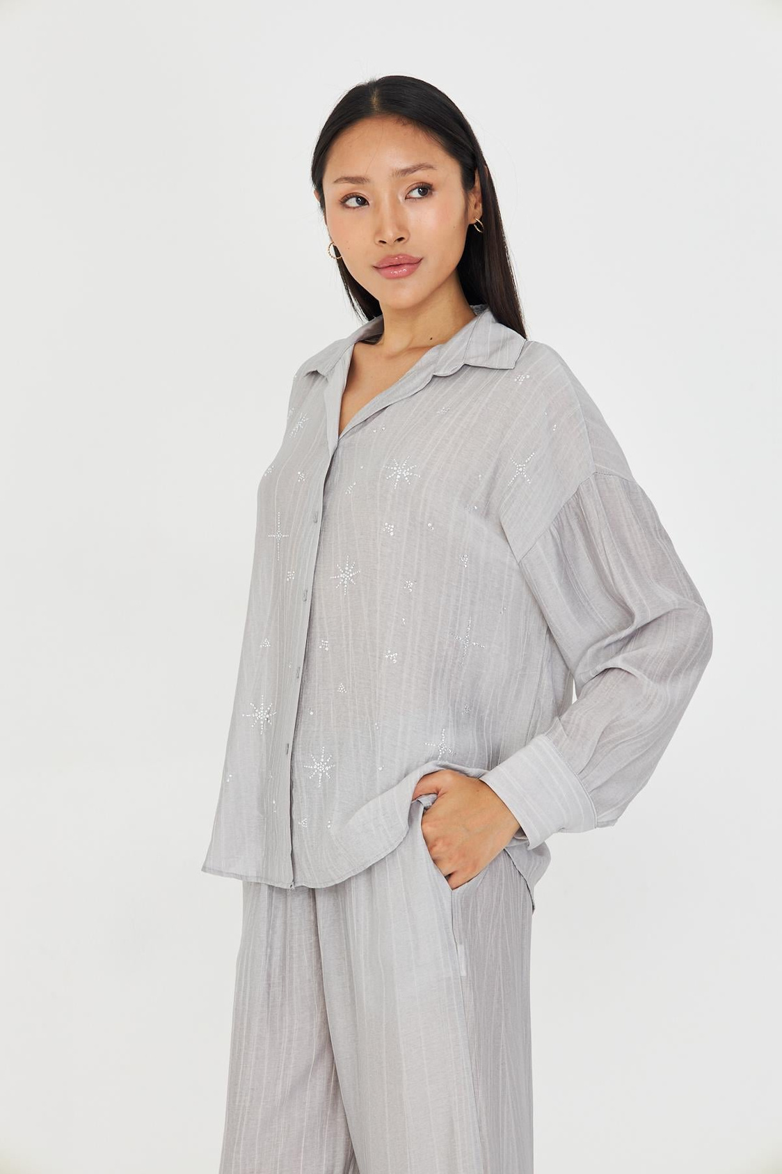 Taşlı Detaylı Çizgi Desen Rayon Gömlek