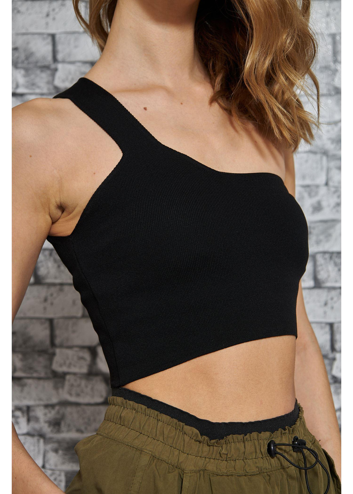 Tek Omuz Crop Top-Siyah