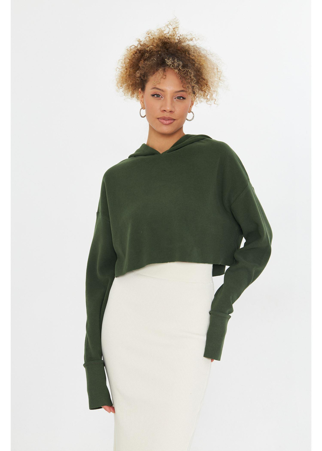 Uzun Kollu Kapüşonlu Sweatshirt