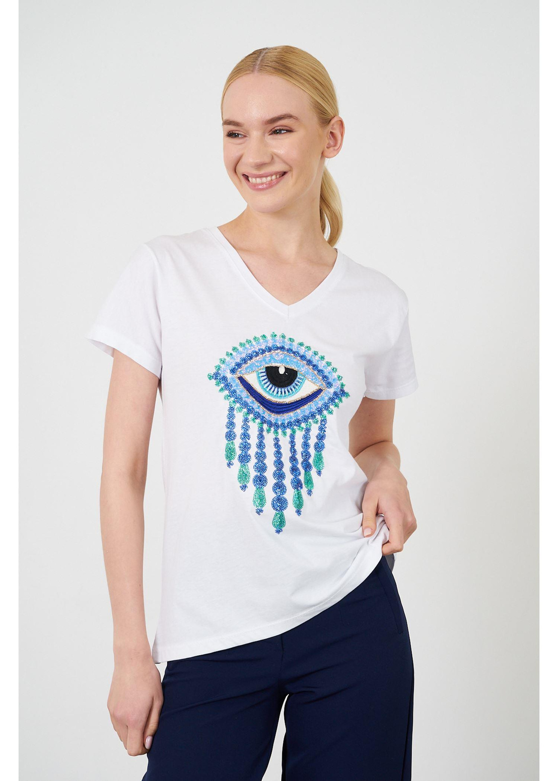 V Yaka Göz Nakışlı Basic T-shirt-Ekru