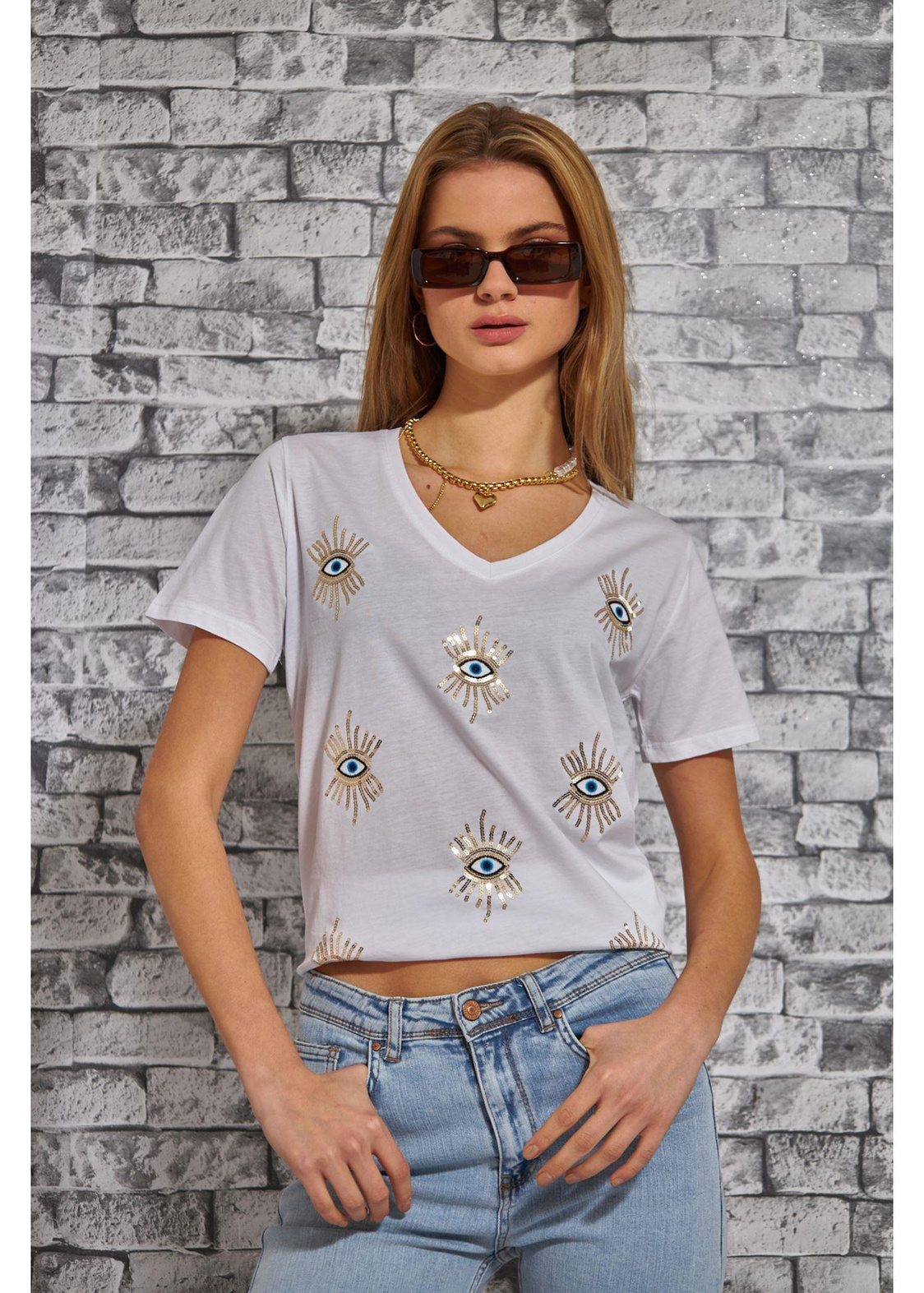 V Yaka Göz Nakışlı Süprem T-Shirt-Beyaz