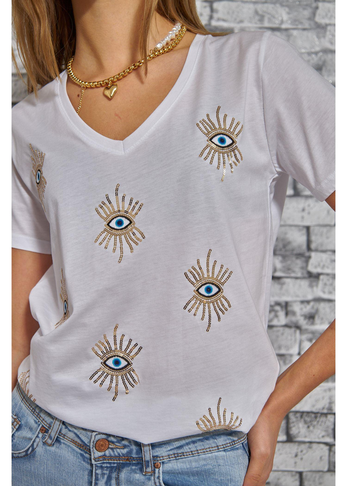 V Yaka Göz Nakışlı Süprem T-Shirt-Beyaz