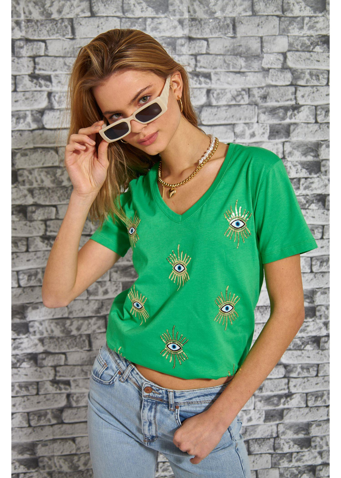 V Yaka Göz Nakışlı Süprem T-Shirt-Yeşil