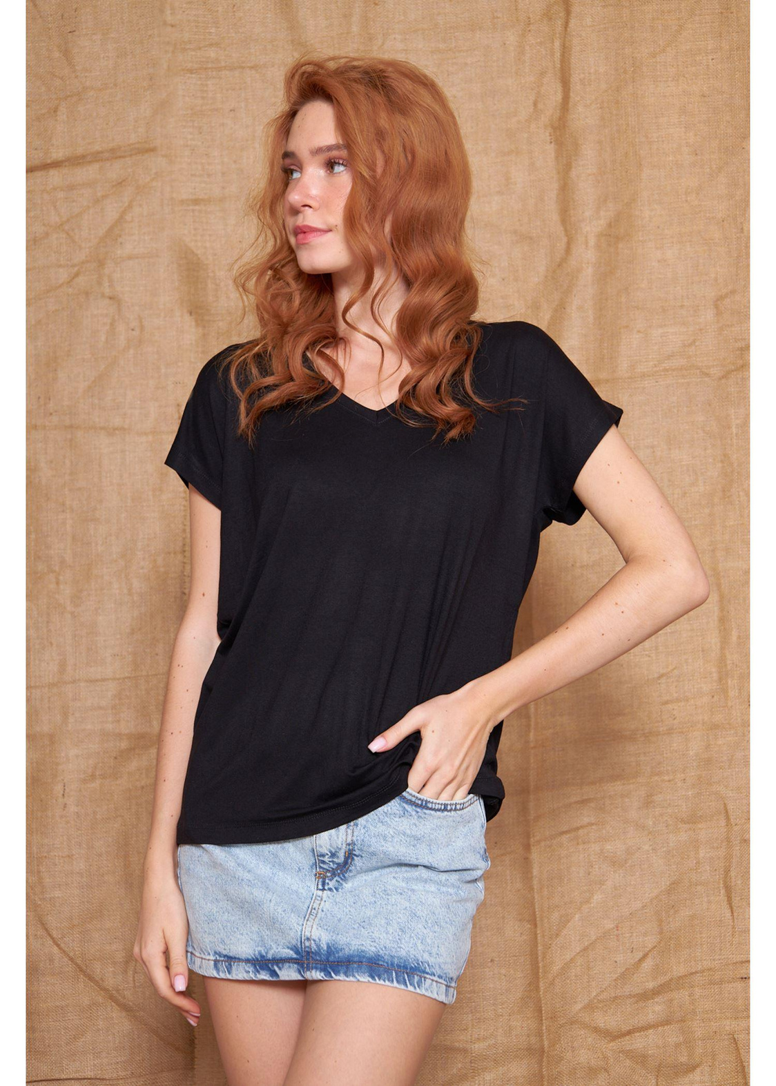 V Yaka T-Shirt-Siyah