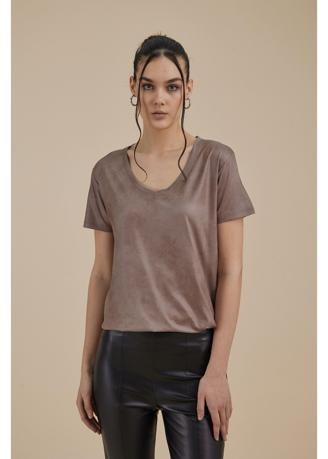 V Yaka Yırtmaçlı Kısa Kol Tshirt-Vizon