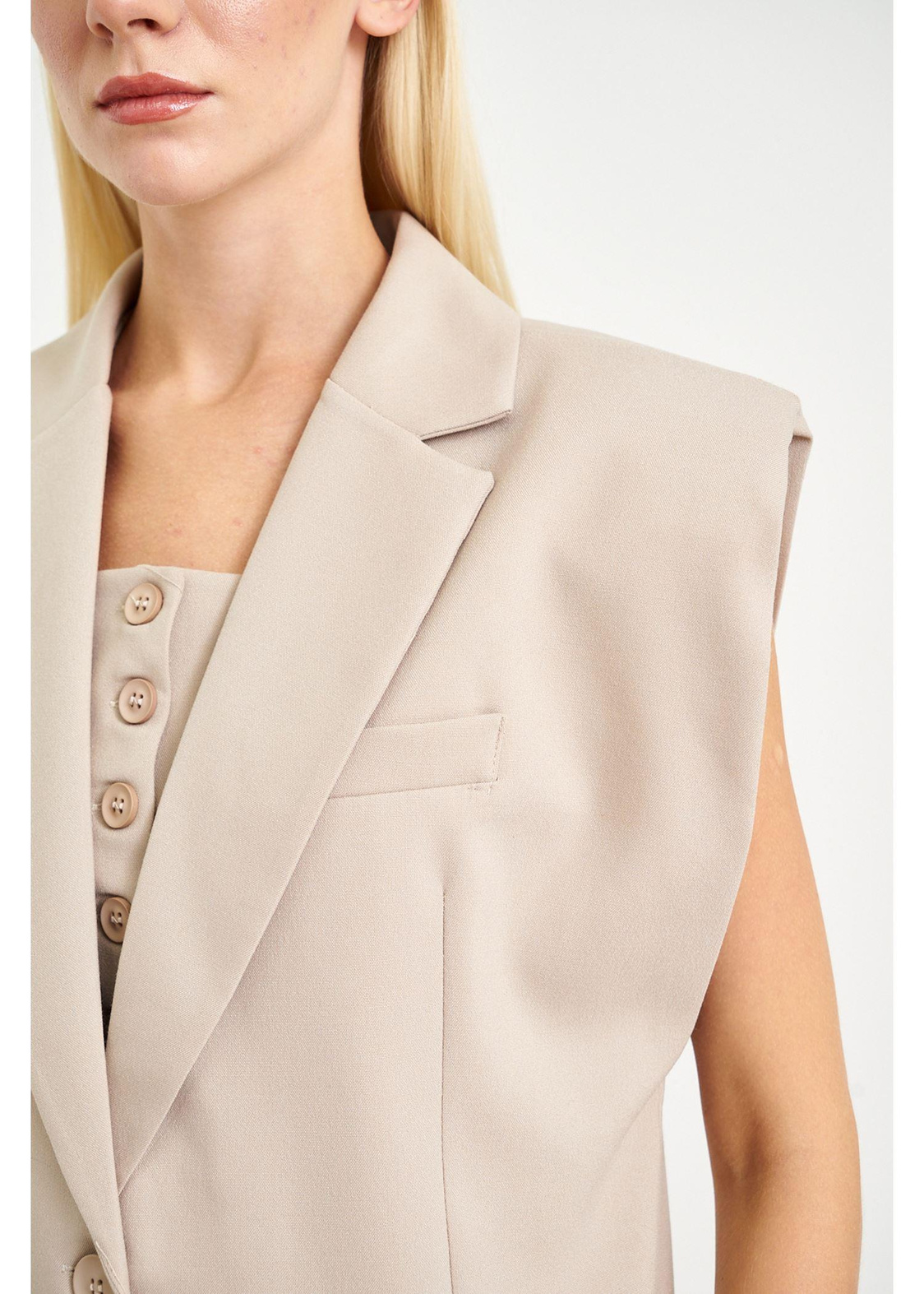 Vatkalı Cep Kapaklı Uzun Yelek-Vizon