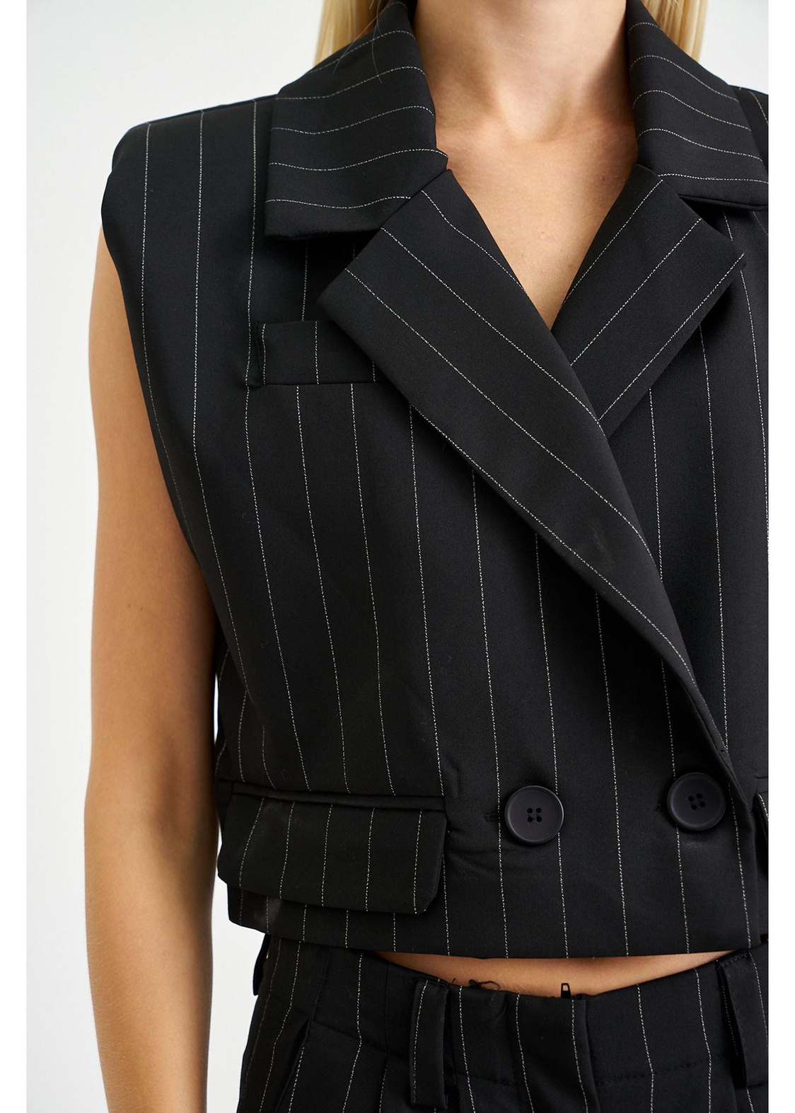 Vatkalı Çizgili Poliviskon Yelek-Siyah