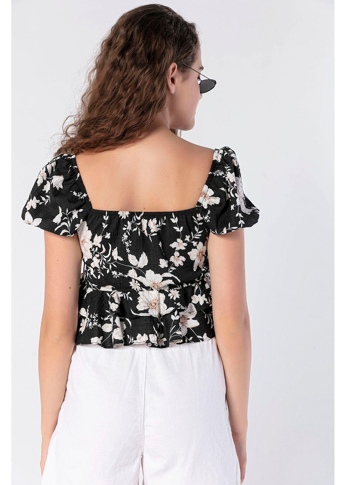 Volanlı, Çiçek Desenli Crop Bluz-Siyah