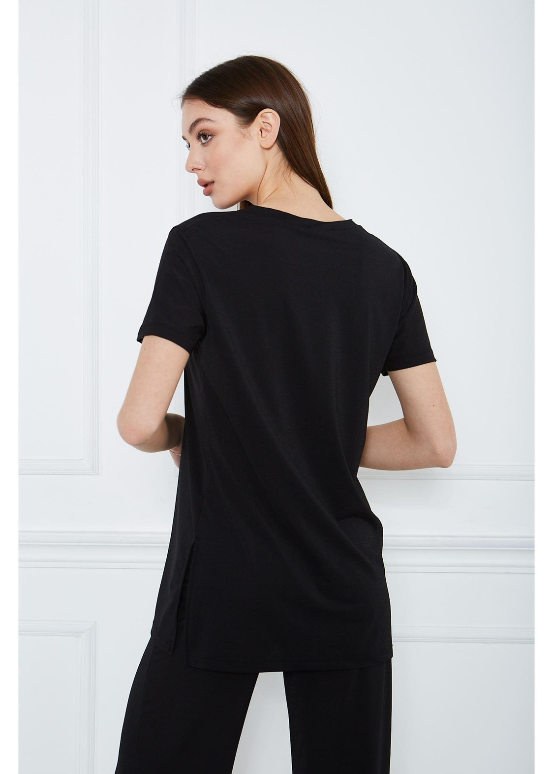Vyaka Yırtmaçlı T-shirt-Siyah