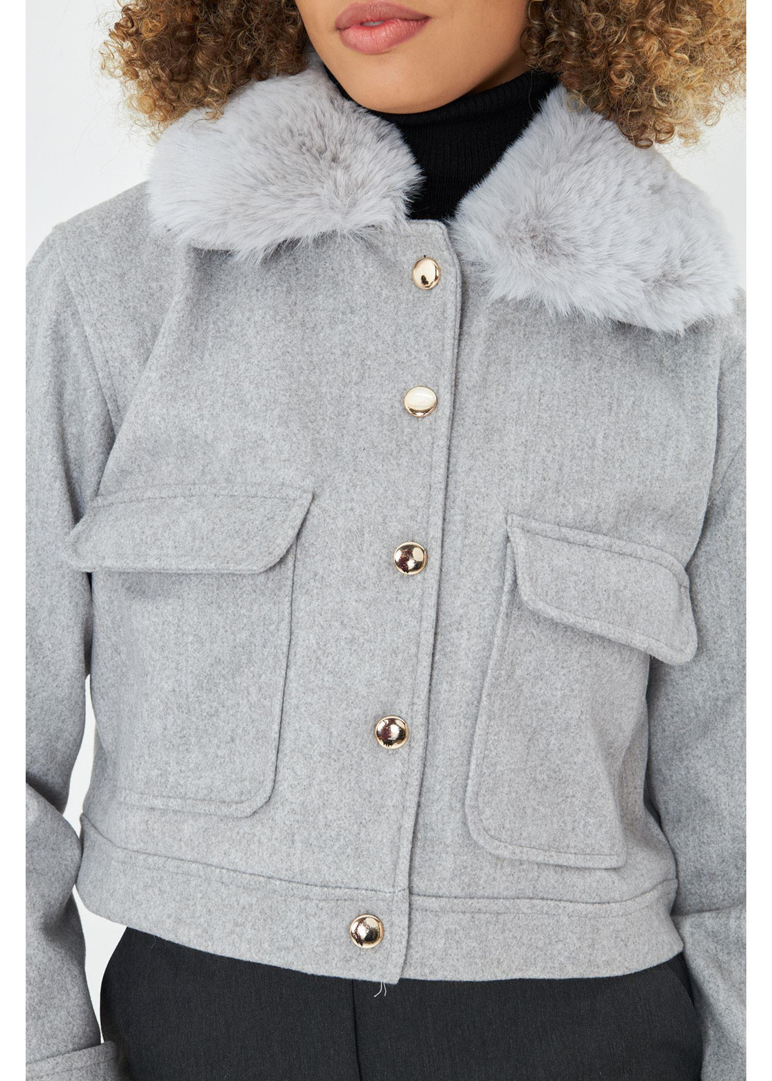 Yakası Kürklü Kısa Kaşe Ceket