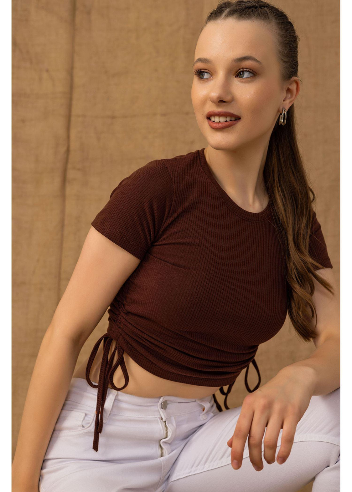 Yanları Büzgülü Basic T-shirt-Kahve