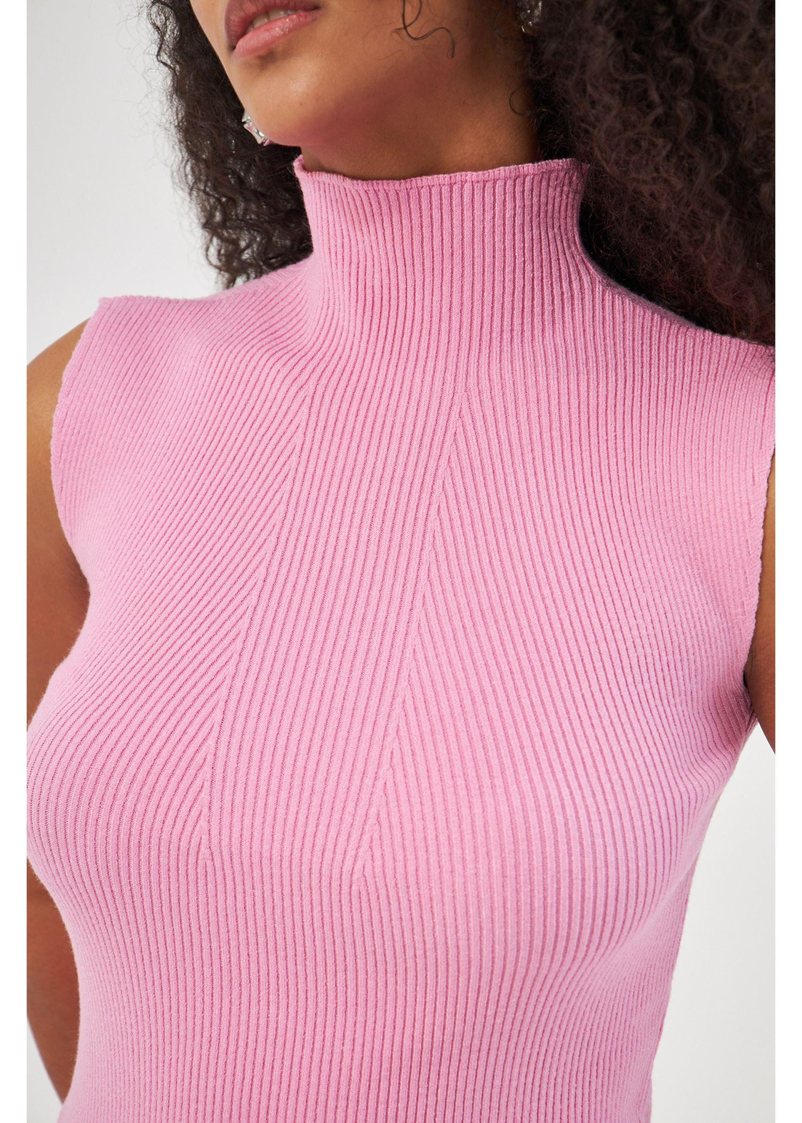 Yarım Balıkçı Kolsuz Triko Kazak