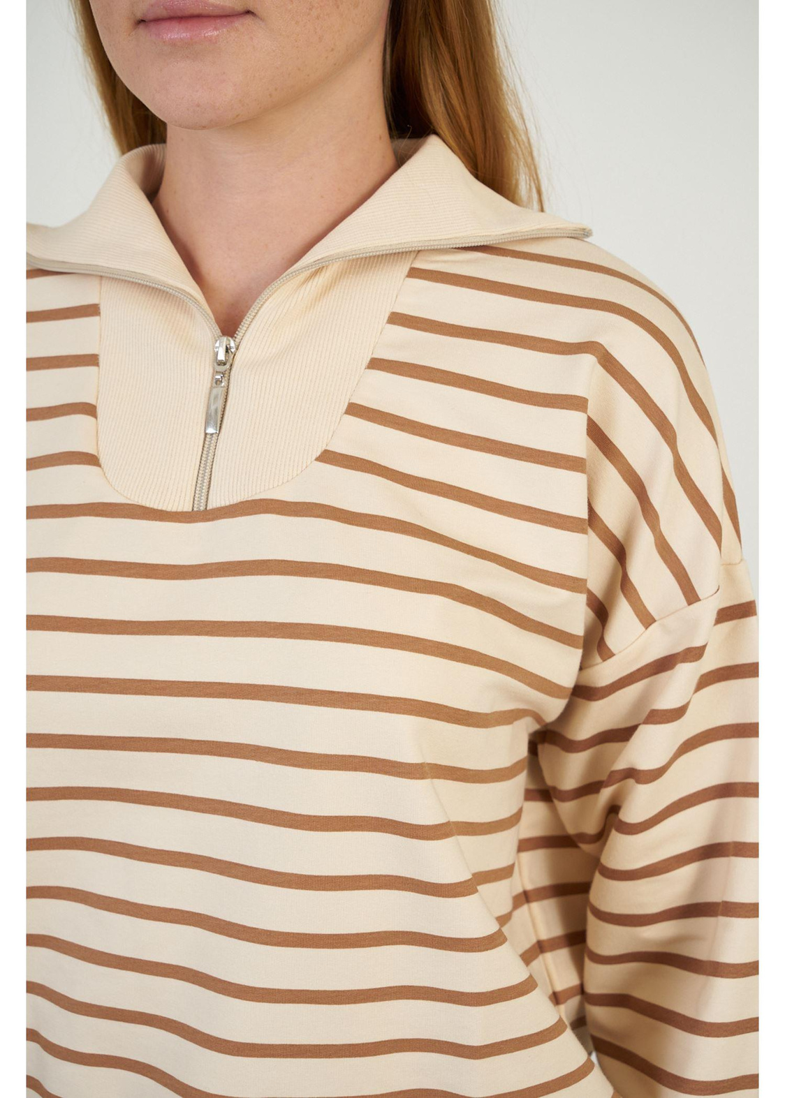 Yarım Fermuarlı Çizgili Sweatshirt-Camel