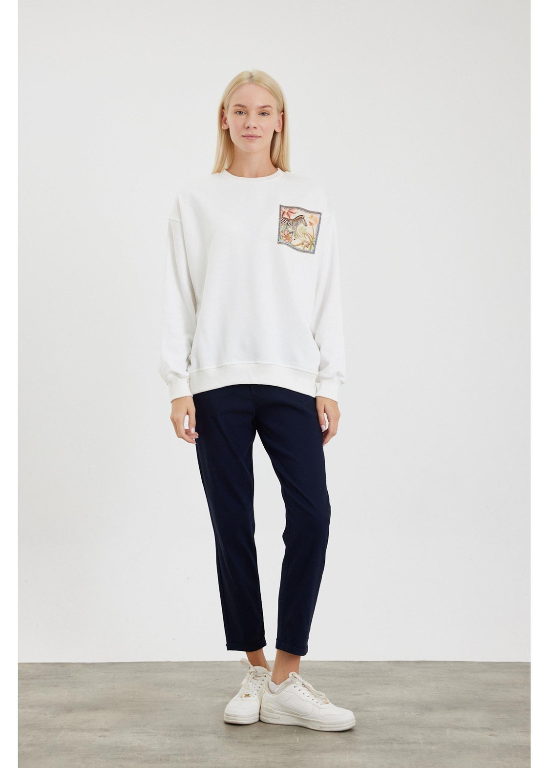 Zebra Baskılı Sweatshirt-Ekru