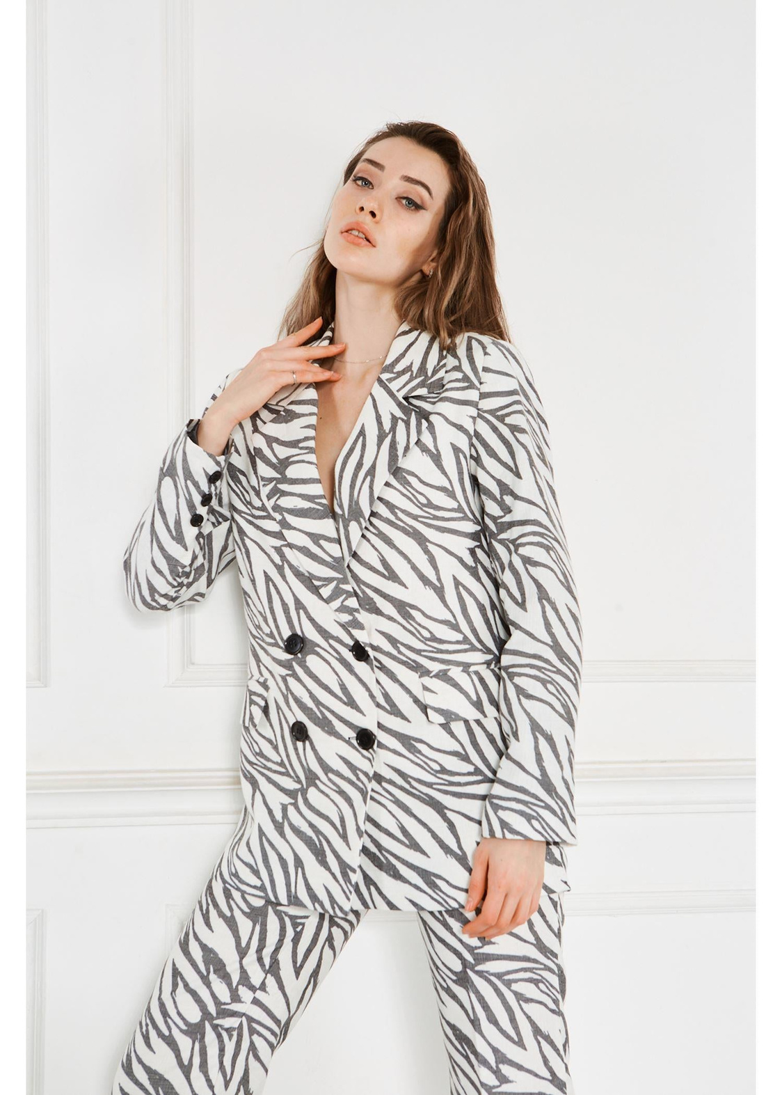 Zebra Desenli Keten Ceket-Siyah